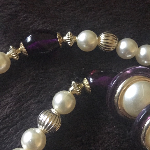 Vintage Necklace and Earrings - Picture 4 of 4